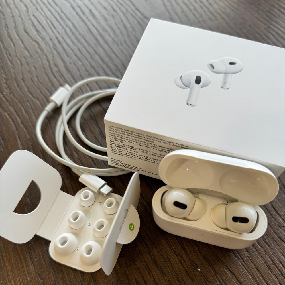 Apple AirPods Pro 1st Generation with Wireless Charging Case and Cable